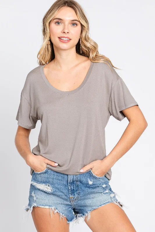 Quick Sale Taupe Scoop Neck Basic Tee
