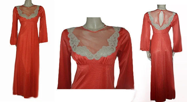 Weekend Discounts to Delight *BEAUTIFUL VINTAGE '70s GILEAD ECRU LACE ILLUSION NIGHTGOWN IN MANDARIN Weekend Discounts to Delight *BEAUTIFUL VINTAGE '70s GILEAD ECRU LACE ILLUSION NIGHTGOWN IN MANDARIN