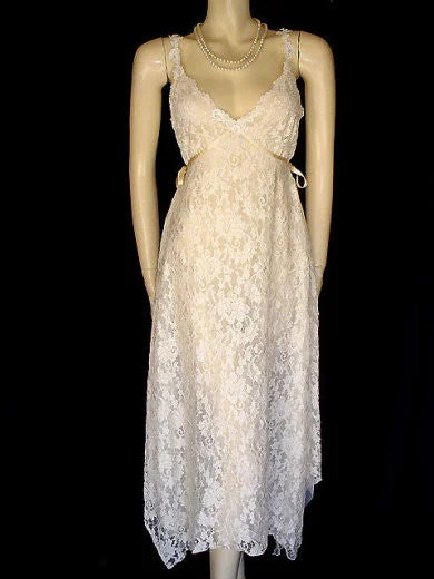 Closeout Deal *NEW WITH TAG FROM NEIMAN MARCUS - EXQUISITE & RARE CLAIRE PETTIBONE BRIDAL TROUSSSEAU LACE NIGHTGOWN