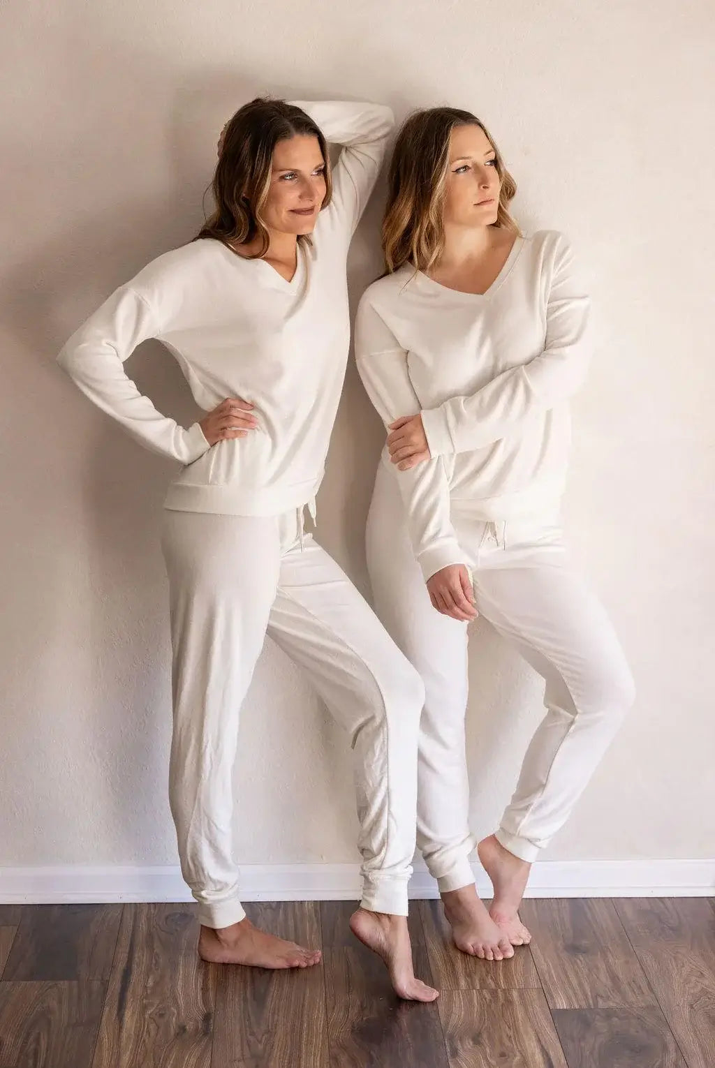 Cozy Loungewear Set with V-Neck Top in Cashmere