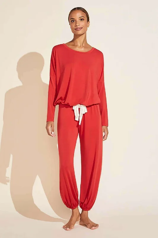 Weekend Shopping Extravaganza Slouchy Set in Haute Red/Bone