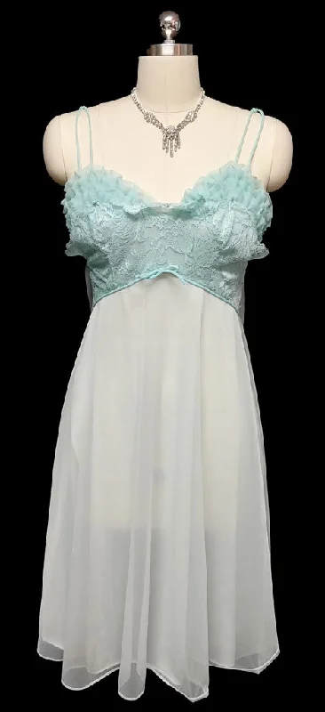 Weekend Wonders Await! *VINTAGE VANITY FAIR RUFFLES & LACE NIGHTGOWN IN LAGOON