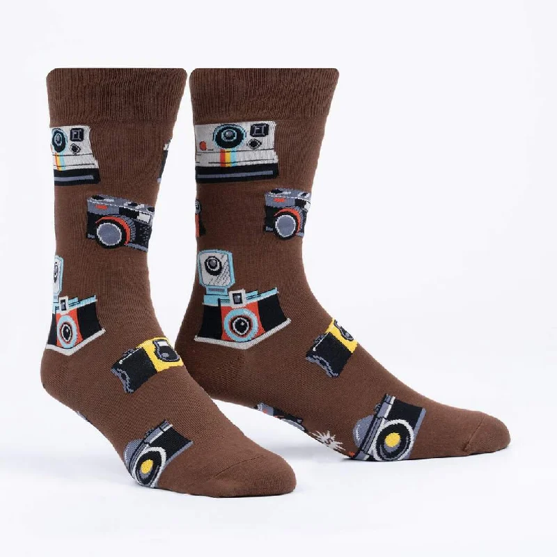 Discount Mania Strike a Pose | Men's Crew Socks
