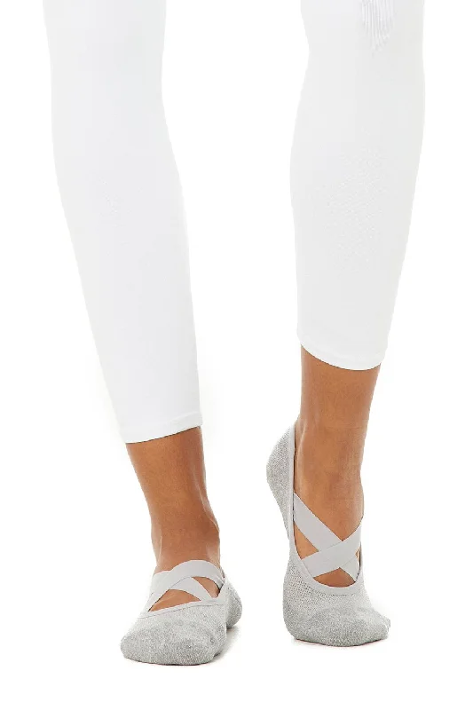 Weekend Deals That Impress Women's Pivot Barre Sock - Dove Grey Heather